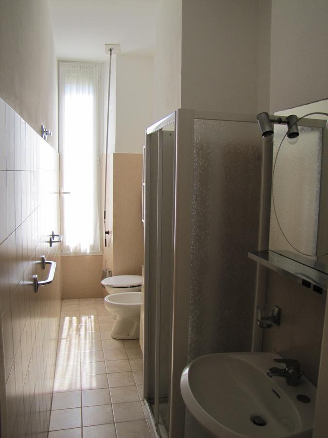 Holiday'S Beach Aparthotel Ventimiglia Bagian luar foto