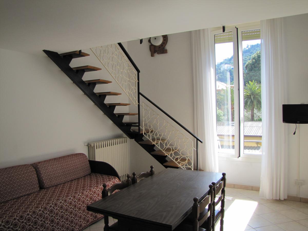 Holiday'S Beach Aparthotel Ventimiglia Bagian luar foto