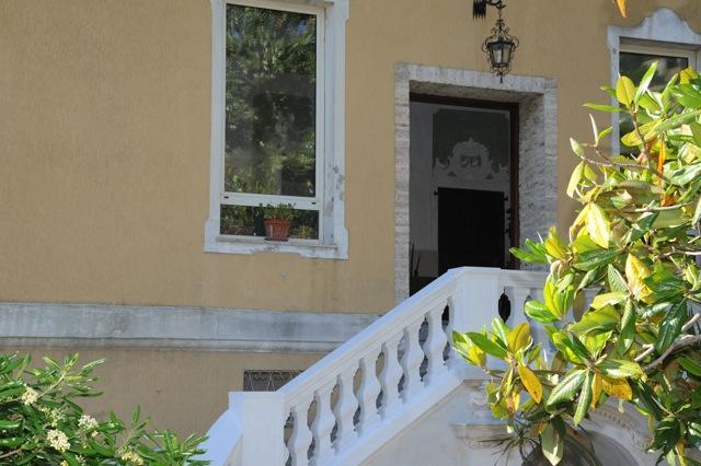 Holiday'S Beach Aparthotel Ventimiglia Bagian luar foto